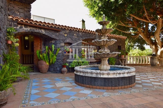 4 slaapkamer Villa te koop in San Cristóbal de La Laguna met garage - € 870.000 (Ref: 9796845)
