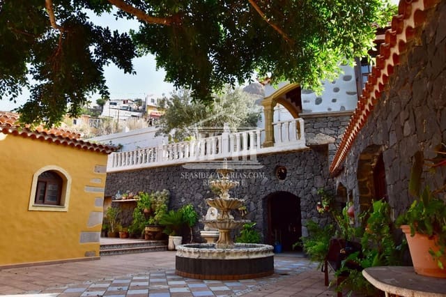 4 slaapkamer Villa te koop in San Cristóbal de La Laguna met garage - € 870.000 (Ref: 9796845)