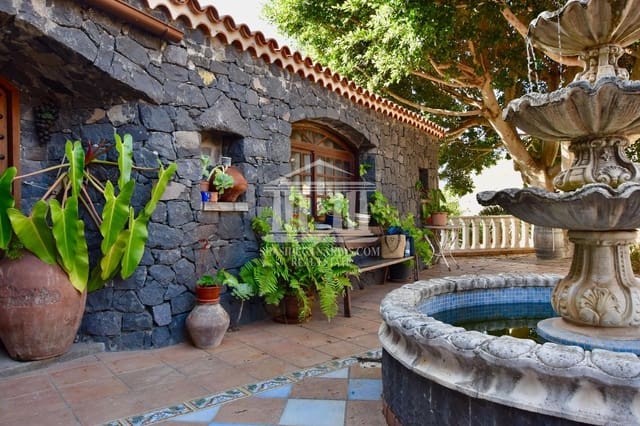 4 slaapkamer Villa te koop in San Cristóbal de La Laguna met garage - € 870.000 (Ref: 9796845)