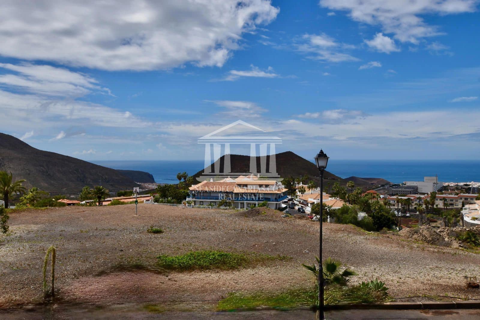 2 makuuhuone Omakotitalo myytävänä paikassa Chayofa mukana 
autotalli - 389 000 € (Ref: 9805626)