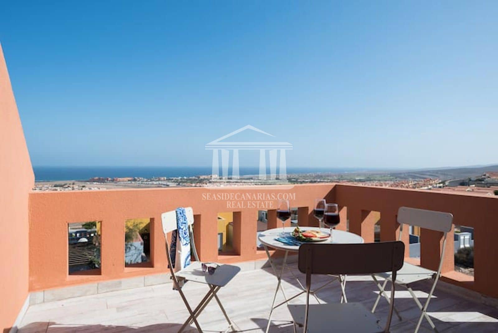 5 bedroom Villa for sale in Caleta de Fuste with pool garage - € 655,000 (Ref: 9819274)
