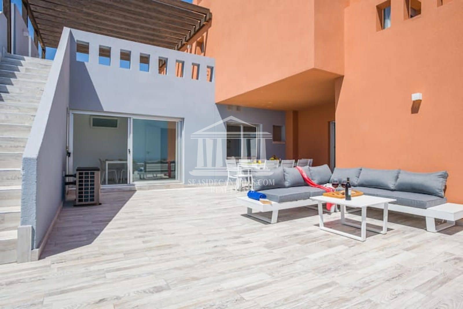 5 bedroom Villa for sale in Caleta de Fuste with pool garage - € 655,000 (Ref: 9819274)