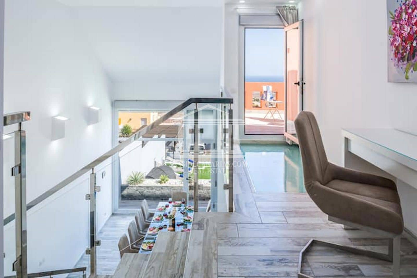 5 bedroom Villa for sale in Caleta de Fuste with pool garage - € 655,000 (Ref: 9819274)