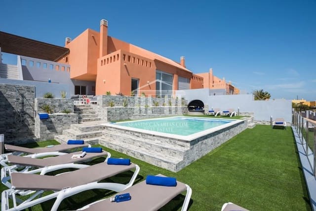 5 soverom Villa til salgs i Caleta de Fuste, Antigua med svømmebasseng garasje - € 655 000 (Ref: 9819274)