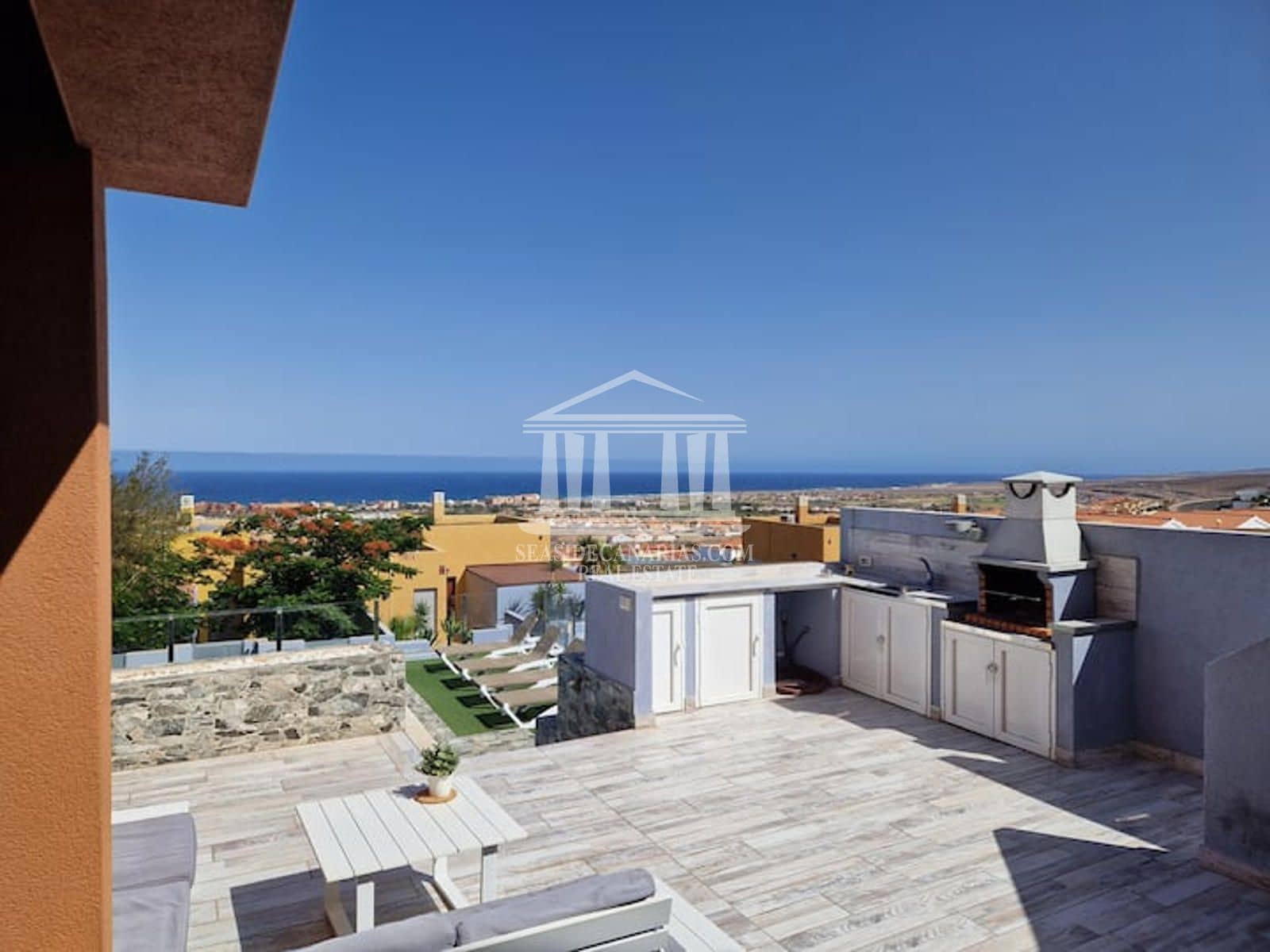 5 bedroom Villa for sale in Caleta de Fuste with pool garage - € 655,000 (Ref: 9819274)