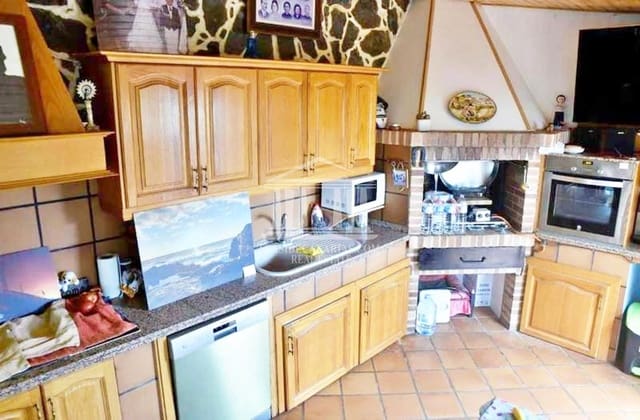 12 slaapkamer Villa te koop in El Medano, Granadilla de Abona met zwembad - € 1.750.000 (Ref: 9819275)