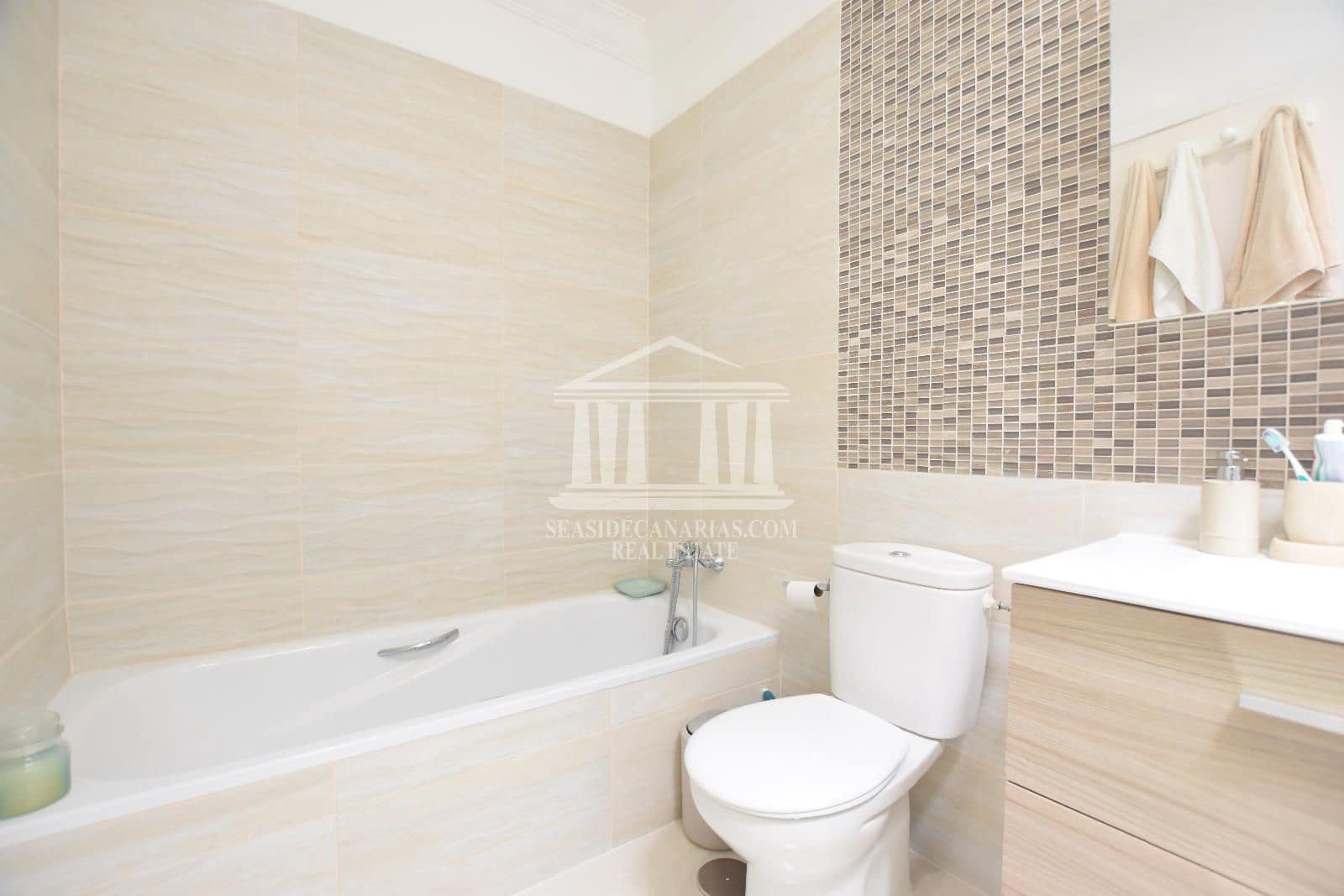 3 sypialnia Dom na sprzedaż w Chayofa z garażem - 449 000 € (Ref: 9946656)