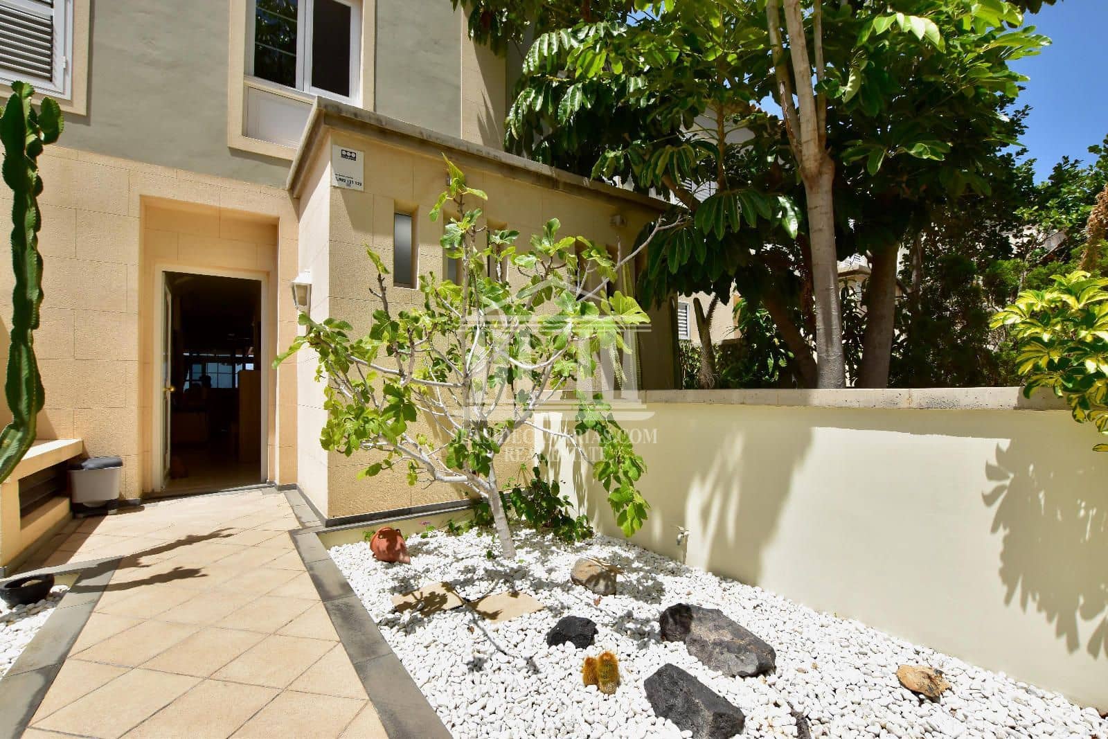 3 bedroom Townhouse for sale in Chayofa with garage - € 449,000 (Ref: 9946656)