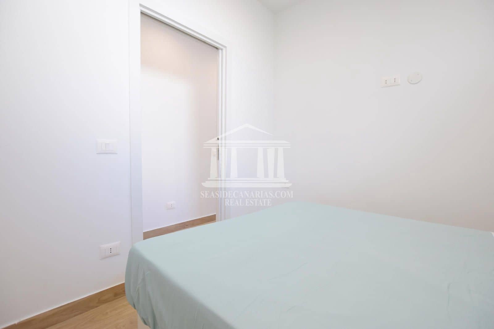 1 soverom Leilighet til salgs i Costa Adeje med svømmebasseng garasje - € 239 900 (Ref: 9950869)