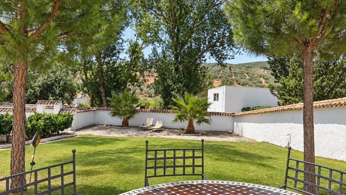 Finca/Casa Rural de 5 habitaciones en Villanueva del Rosario en venta con piscina - 988.000 € (Ref: 10021231)