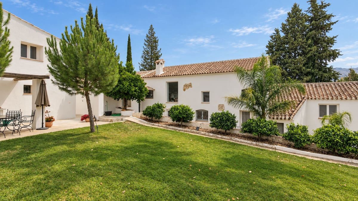 Finca/Casa Rural de 5 habitaciones en Villanueva del Rosario en venta con piscina - 988.000 € (Ref: 10021231)