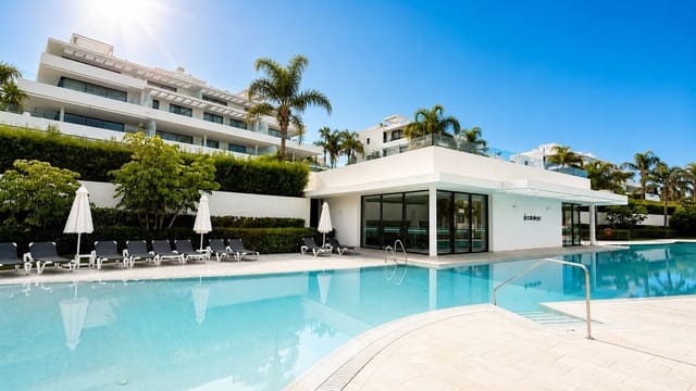 3 soverom Leilighet til salgs i Estepona med svømmebasseng garasje - € 899 000 (Ref: 10036018)