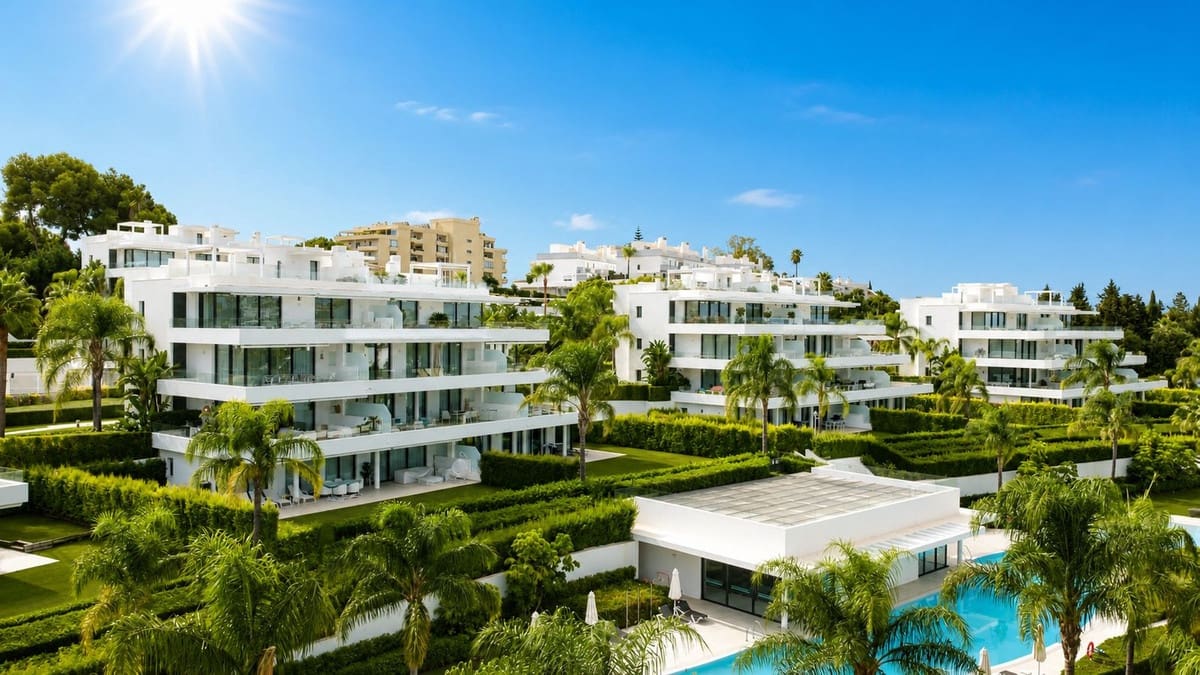 3 soverom Leilighet til salgs i Estepona med svømmebasseng garasje - € 899 000 (Ref: 10036018)