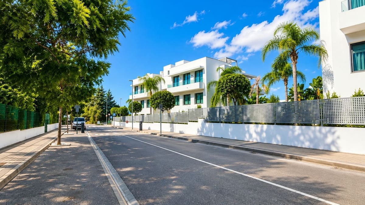 3 soverom Leilighet til salgs i Estepona med svømmebasseng garasje - € 899 000 (Ref: 10036018)
