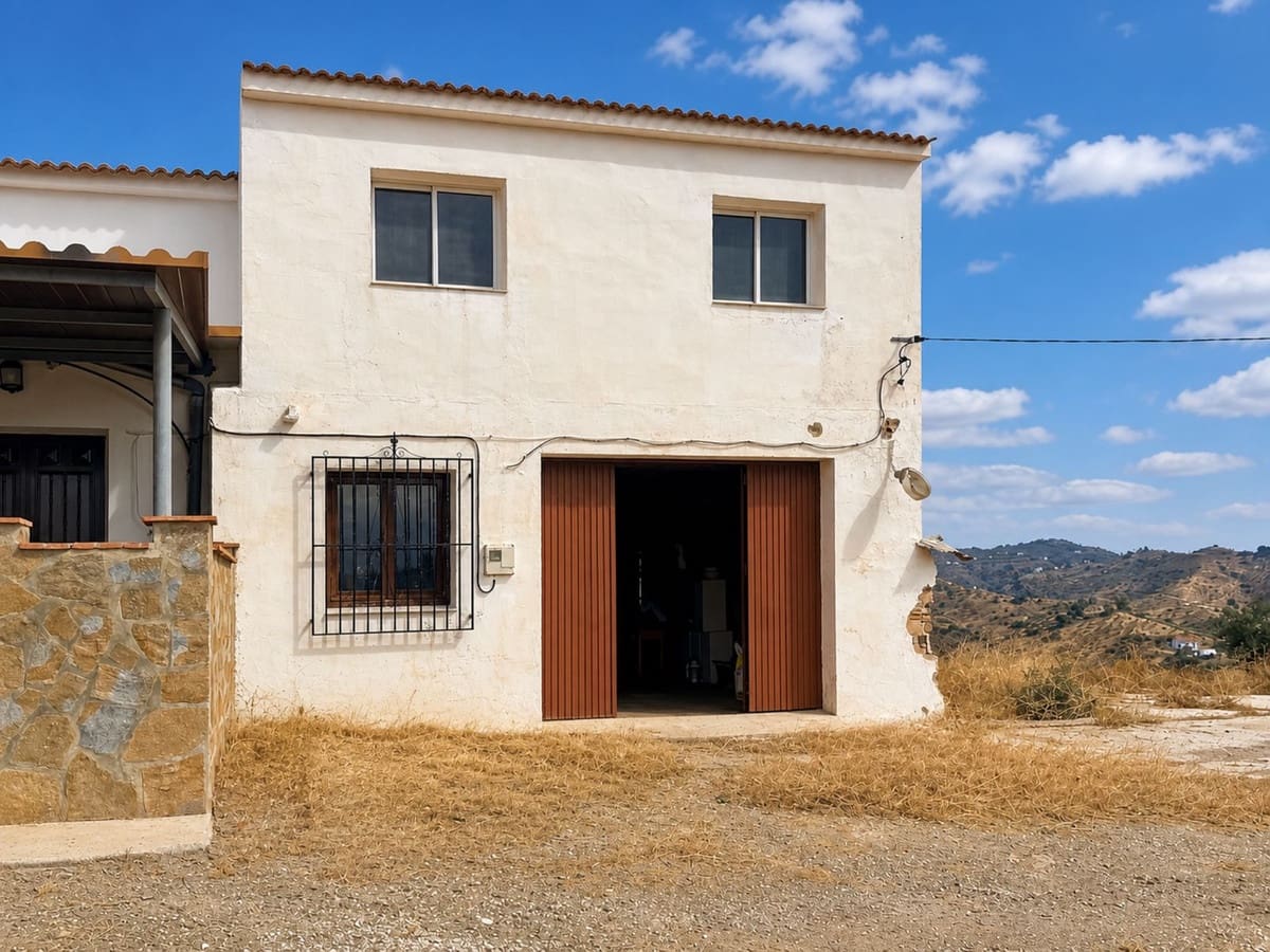 2 quarto Moradia Geminada para venda em Comares com garagem - 165 000 € (Ref: 10042155)
