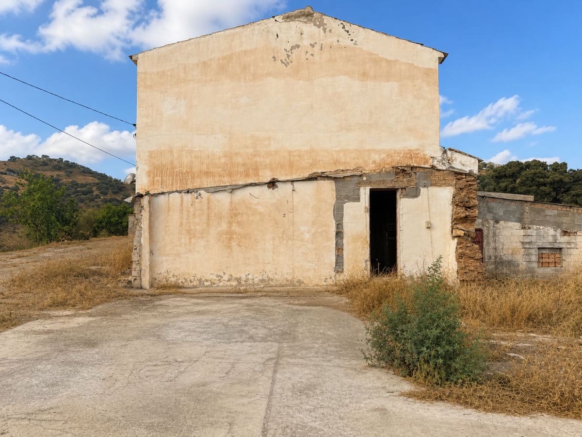 2 quarto Moradia Geminada para venda em Comares com garagem - 165 000 € (Ref: 10042155)