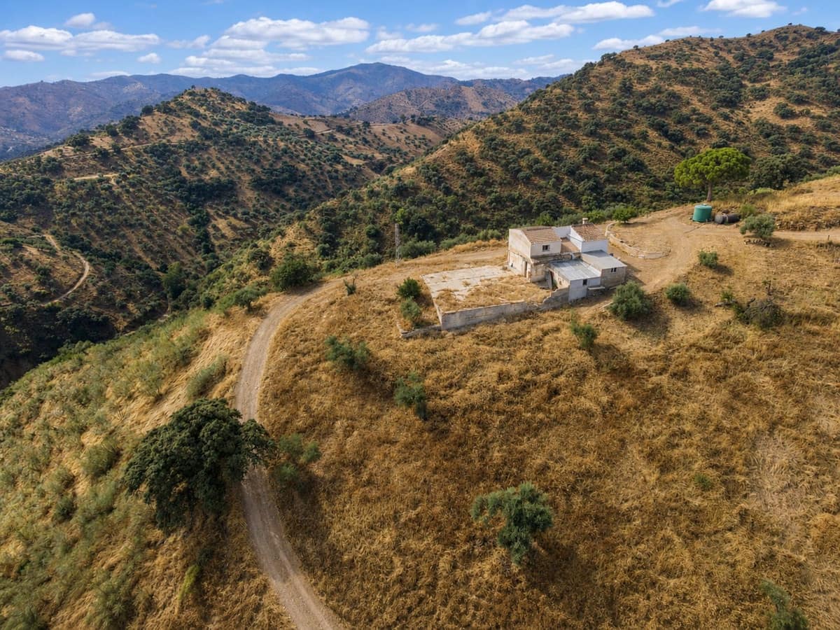 2 quarto Moradia Geminada para venda em Comares com garagem - 165 000 € (Ref: 10042155)