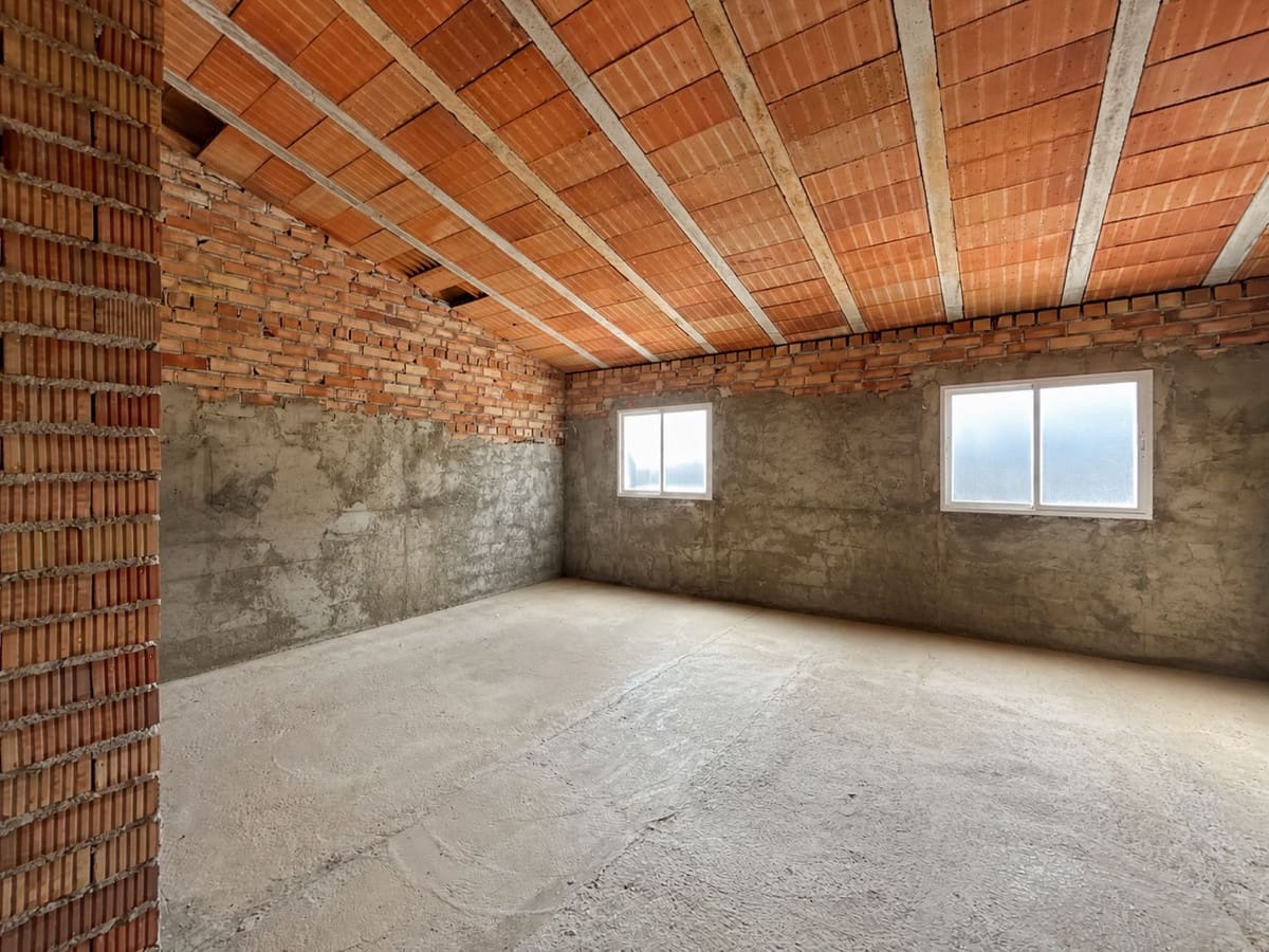 2 quarto Moradia Geminada para venda em Comares com garagem - 165 000 € (Ref: 10042155)