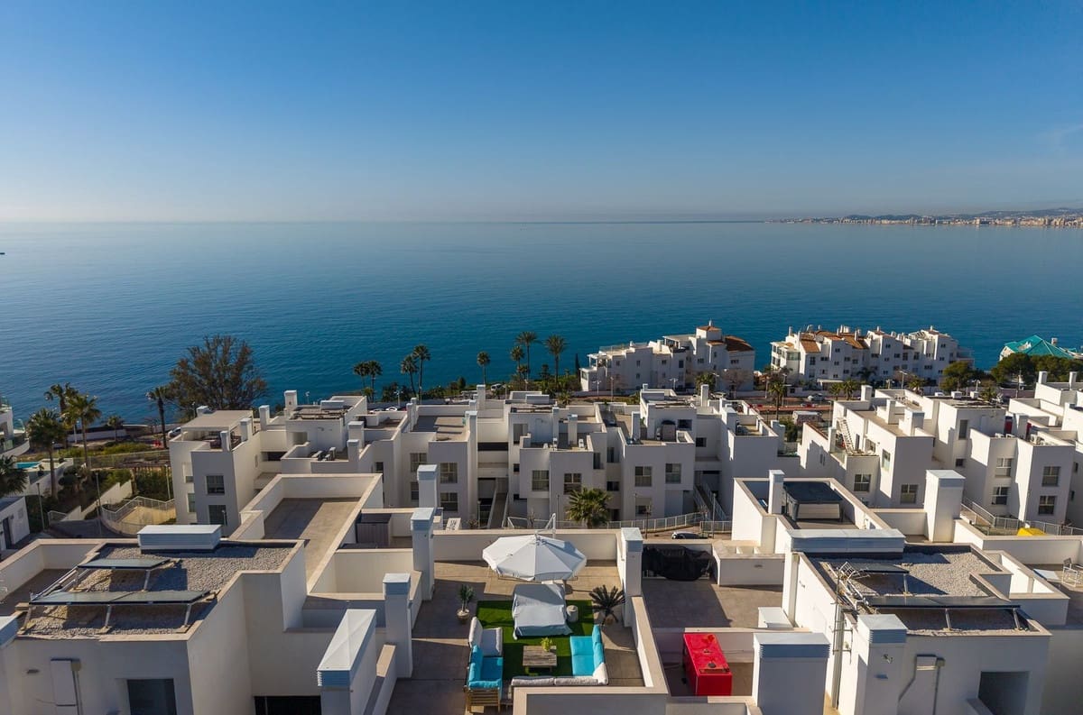 3 sovrum Takvåning till salu i Torrequebrada med pool garage - 1 050 000 € (Ref: 10062696)