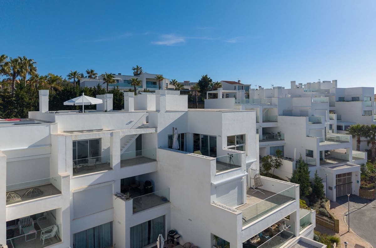 3 sovrum Takvåning till salu i Torrequebrada med pool garage - 1 050 000 € (Ref: 10062696)