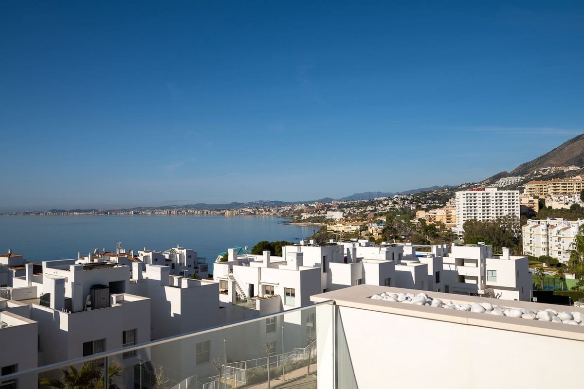 3 sovrum Takvåning till salu i Torrequebrada med pool garage - 1 050 000 € (Ref: 10062696)
