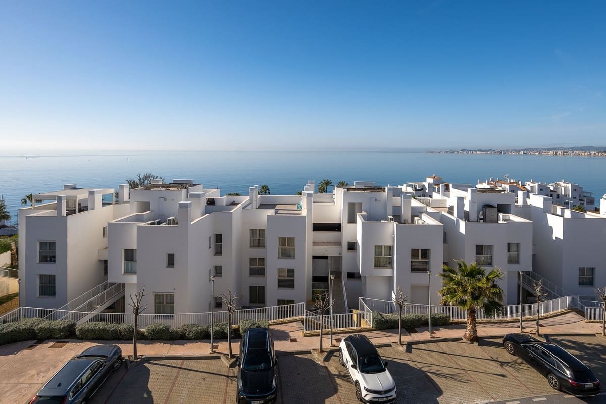 3 sovrum Takvåning till salu i Torrequebrada med pool garage - 1 050 000 € (Ref: 10062696)
