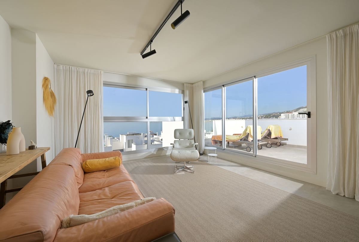 3 sovrum Takvåning till salu i Torrequebrada med pool garage - 1 050 000 € (Ref: 10062696)