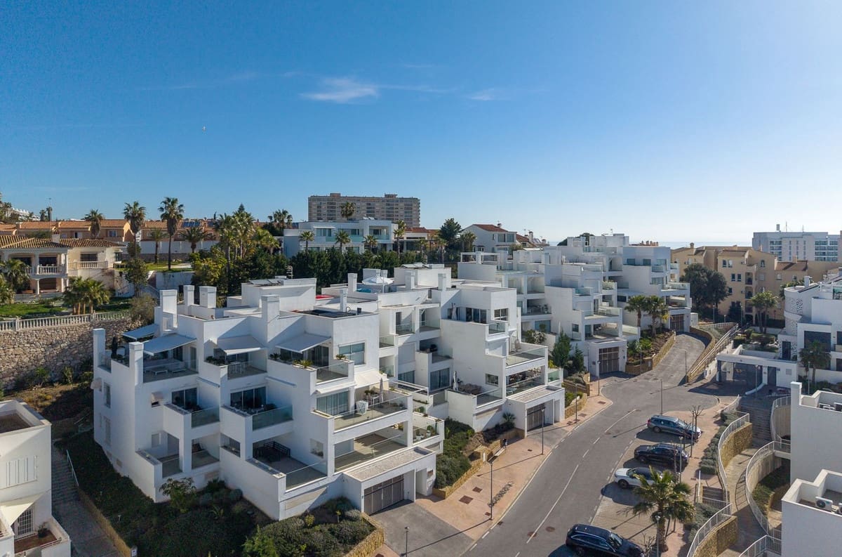 3 sovrum Takvåning till salu i Torrequebrada med pool garage - 1 050 000 € (Ref: 10062696)
