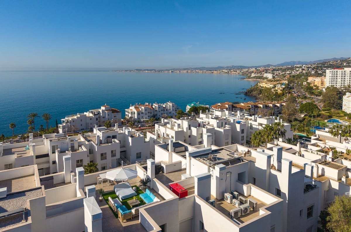 3 sovrum Takvåning till salu i Torrequebrada med pool garage - 1 050 000 € (Ref: 10062696)