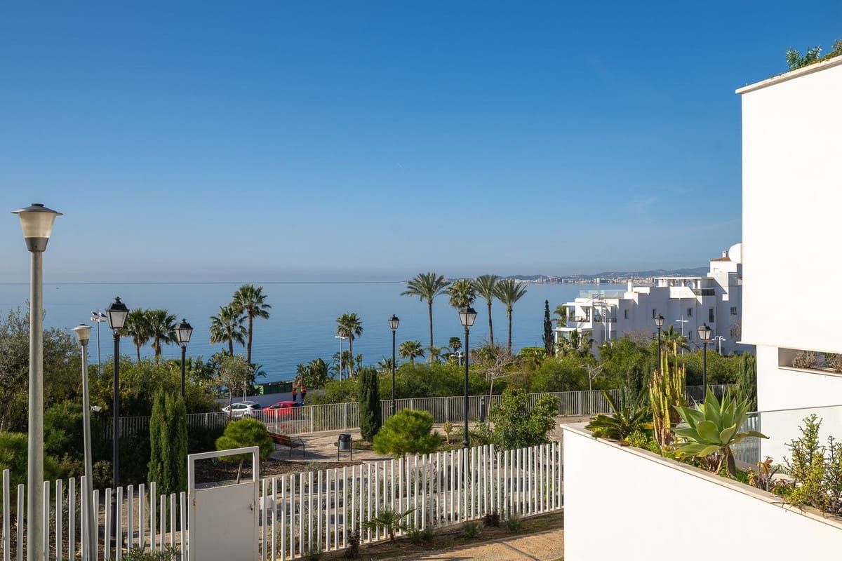 3 sovrum Takvåning till salu i Torrequebrada med pool garage - 1 050 000 € (Ref: 10062696)