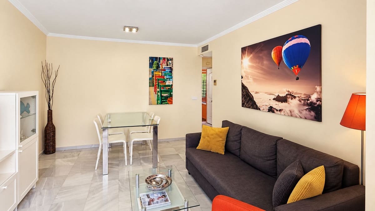 2 soverom Leilighet til salgs i Mijas Costa med svømmebasseng garasje - € 299 000 (Ref: 10095748)