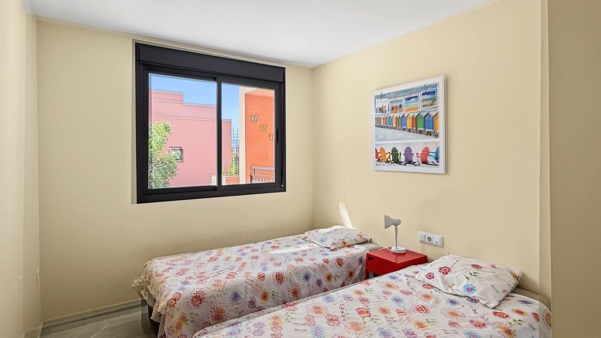 2 soverom Leilighet til salgs i Mijas Costa med svømmebasseng garasje - € 299 000 (Ref: 10095748)
