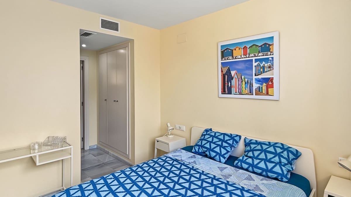 2 soverom Leilighet til salgs i Mijas Costa med svømmebasseng garasje - € 299 000 (Ref: 10095748)