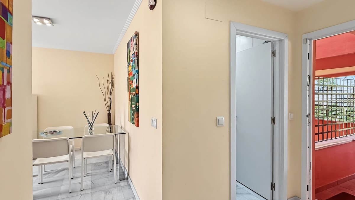 2 soverom Leilighet til salgs i Mijas Costa med svømmebasseng garasje - € 299 000 (Ref: 10095748)