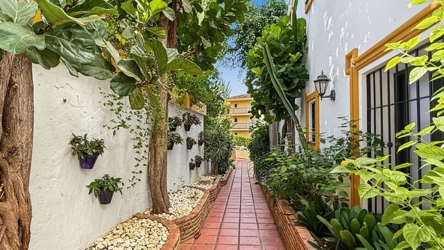 Apartamento de 2 habitaciones en Riviera del Sol, Mijas en venta con piscina - 299.000 € (Ref: 10116041)