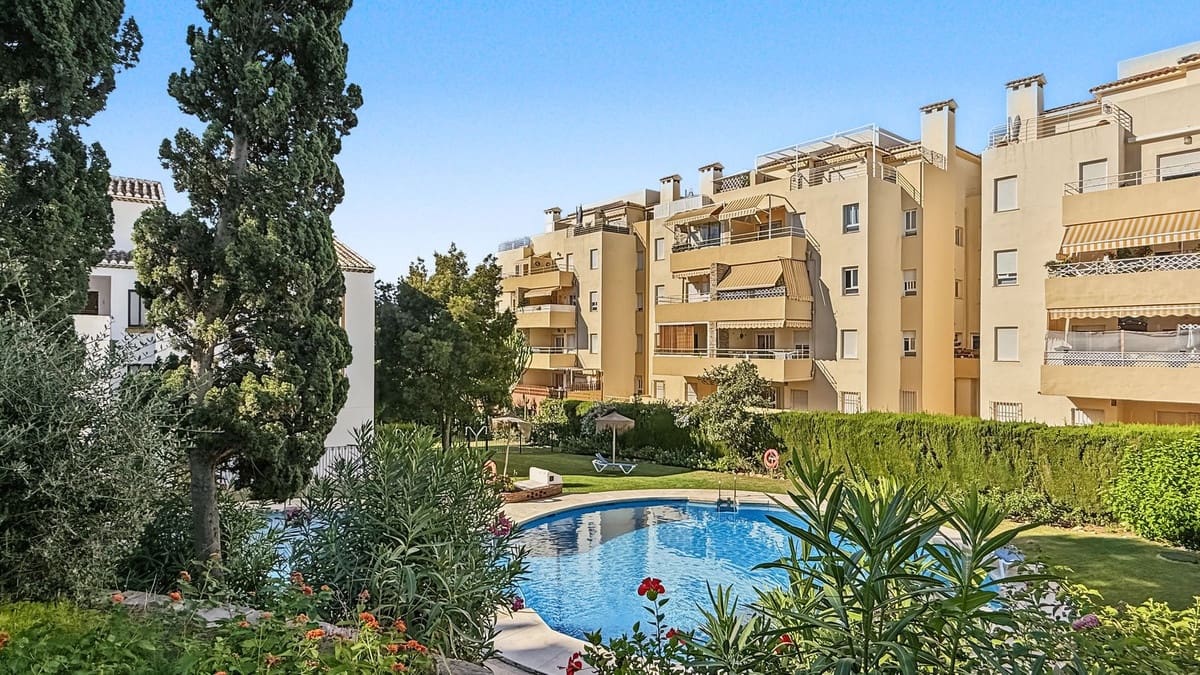 2 bedroom Apartment for sale in Riviera del Sol with pool - € 299,000 (Ref: 10116041)