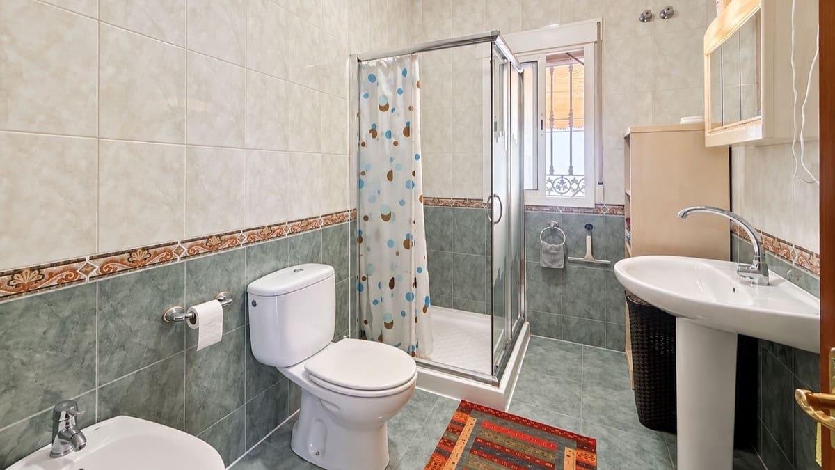 3 bedroom Villa for sale in Colmenar with pool garage - € 375,000 (Ref: 10163282)