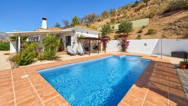 3 soveværelse Villa til salg i Colmenar med swimmingpool garage - € 375.000 (Ref: 10163282)
