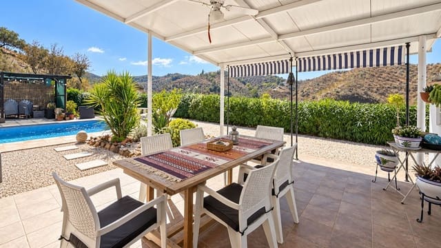 3 soveværelse Villa til salg i Colmenar med swimmingpool garage - € 375.000 (Ref: 10163282)
