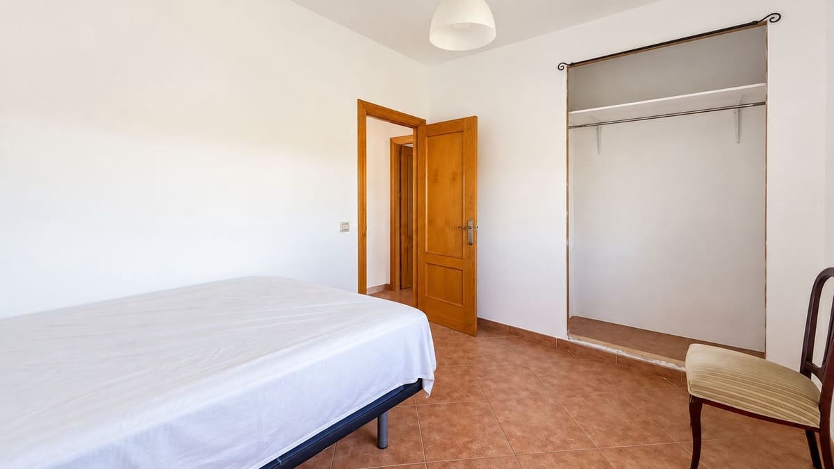 4 bedroom Finca/Country House for rent in Comares - € 750 (Ref: 10163561)