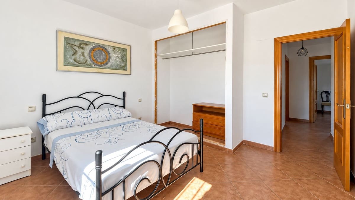 4 bedroom Finca/Country House for rent in Comares - € 750 (Ref: 10163561)