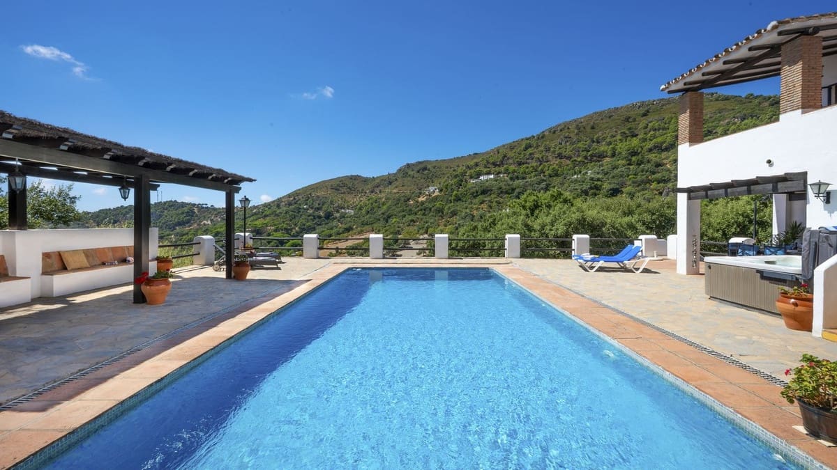 3 bedroom Finca/Country House for sale in Casares with pool garage - € 1,100,000 (Ref: 10163763)