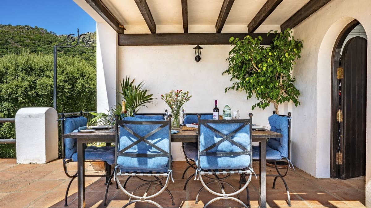 3 bedroom Finca/Country House for sale in Casares with pool garage - € 1,100,000 (Ref: 10163763)