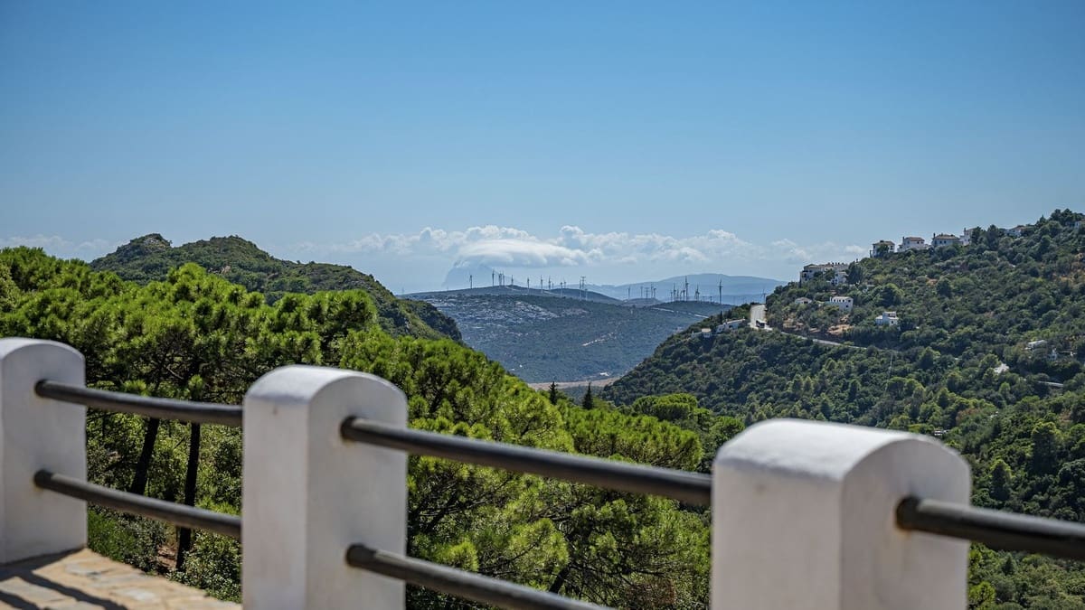 3 bedroom Finca/Country House for sale in Casares with pool garage - € 1,100,000 (Ref: 10163763)