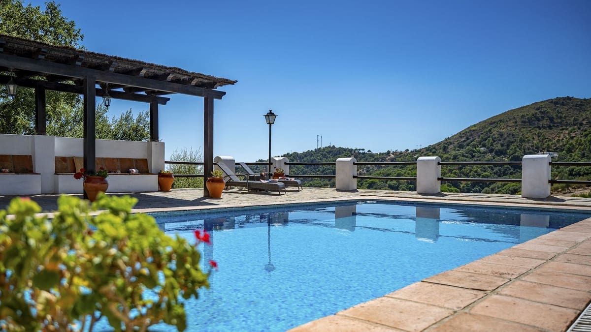 3 bedroom Finca/Country House for sale in Casares with pool garage - € 1,100,000 (Ref: 10163763)