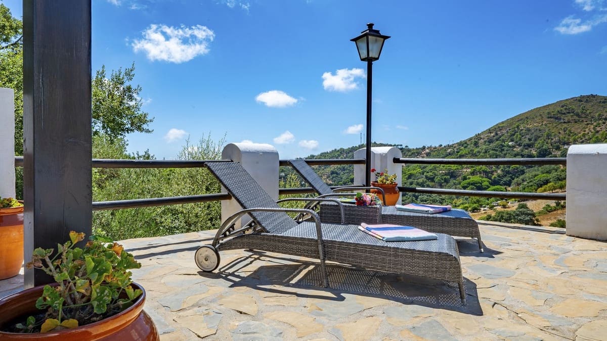 3 bedroom Finca/Country House for sale in Casares with pool garage - € 1,100,000 (Ref: 10163763)