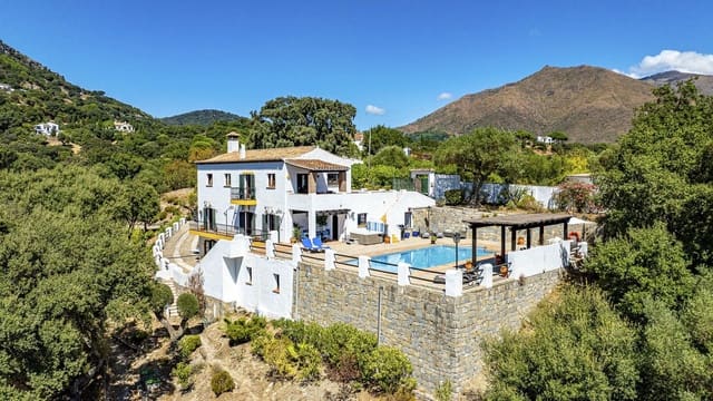 3 soveværelse Finca/Landehus til salg i Casares med swimmingpool garage - € 1.100.000 (Ref: 10163763)