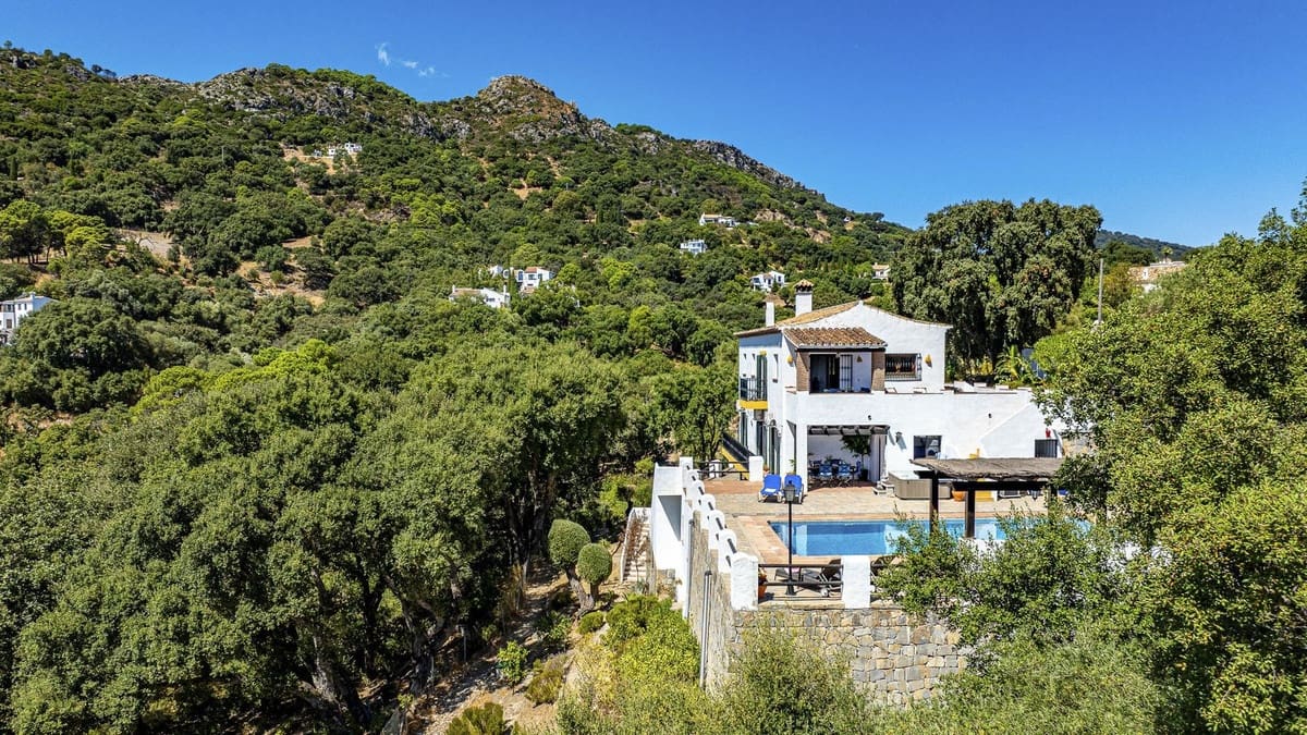 3 bedroom Finca/Country House for sale in Casares with pool garage - € 1,100,000 (Ref: 10163763)