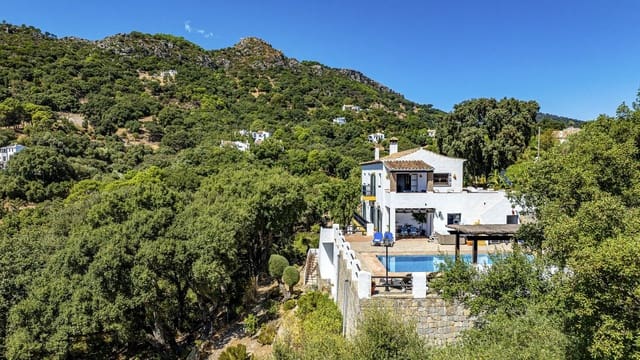 3 soveværelse Finca/Landehus til salg i Casares med swimmingpool garage - € 1.100.000 (Ref: 10163763)