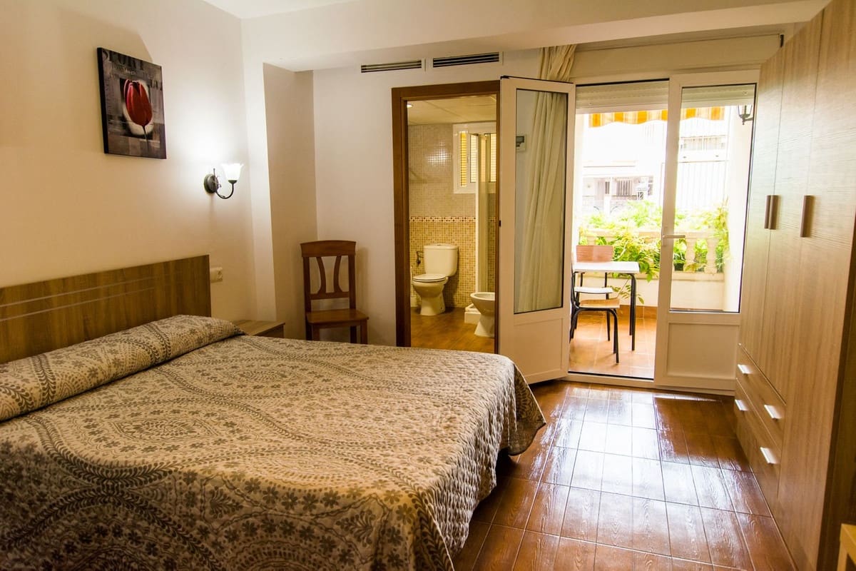 33 chambre Hôtel à vendre à Tolox avec garage - 970 000 € (Ref: 7898776)